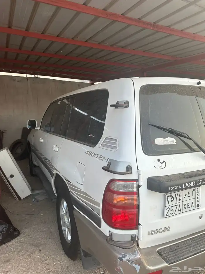 جيب تايوتا الموديل 2000 القير عادي الممشى حوالي 300 منيكه شر 3