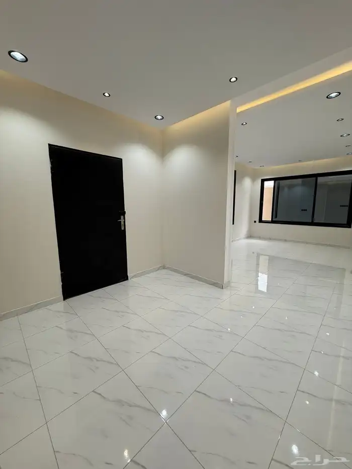 للبيع فيلا vip دورين وملحق شمال التضامن خميس مشيط 16
