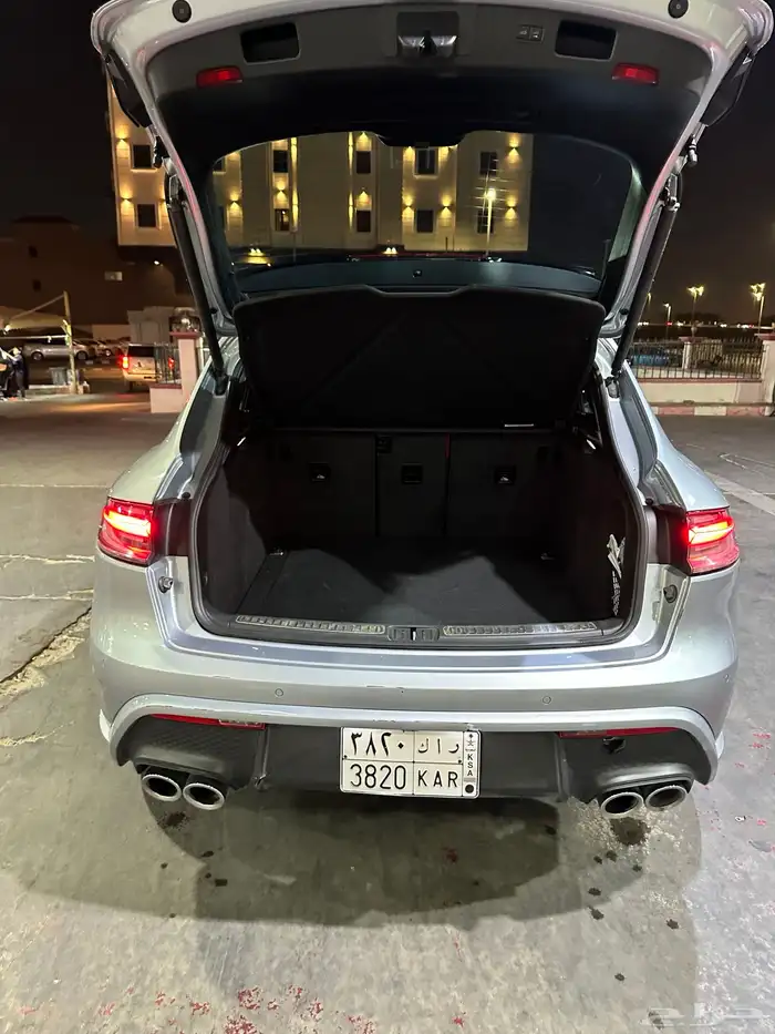 بورش Macan. 2022 8