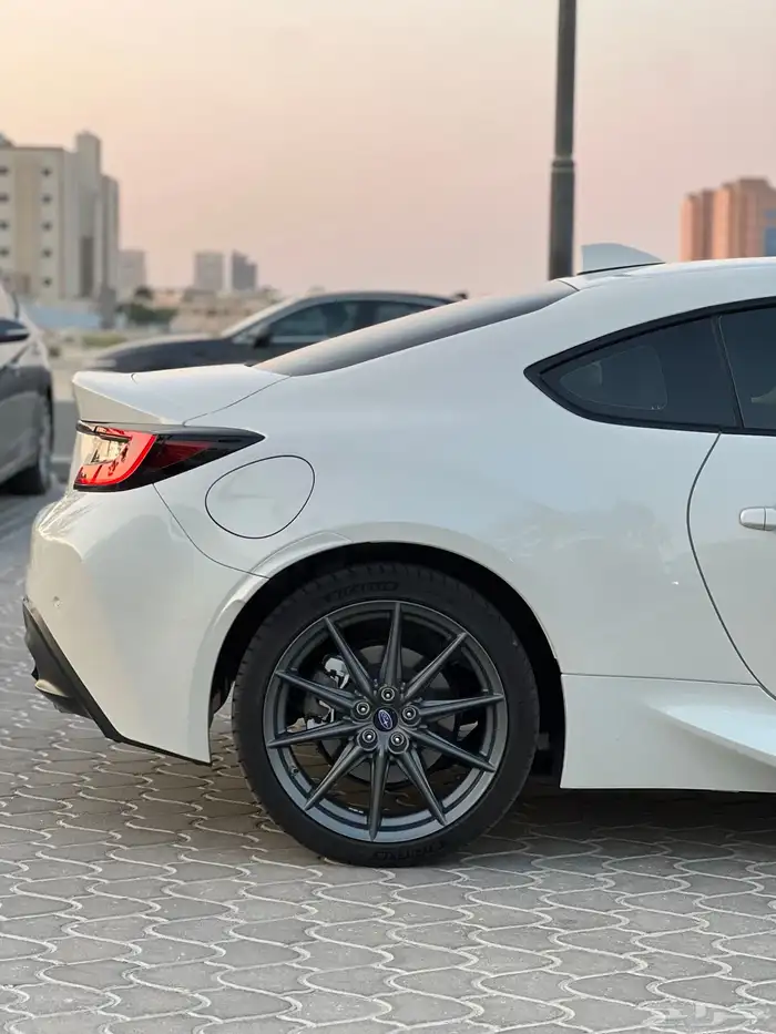 سوبارو BRZ 2024 5