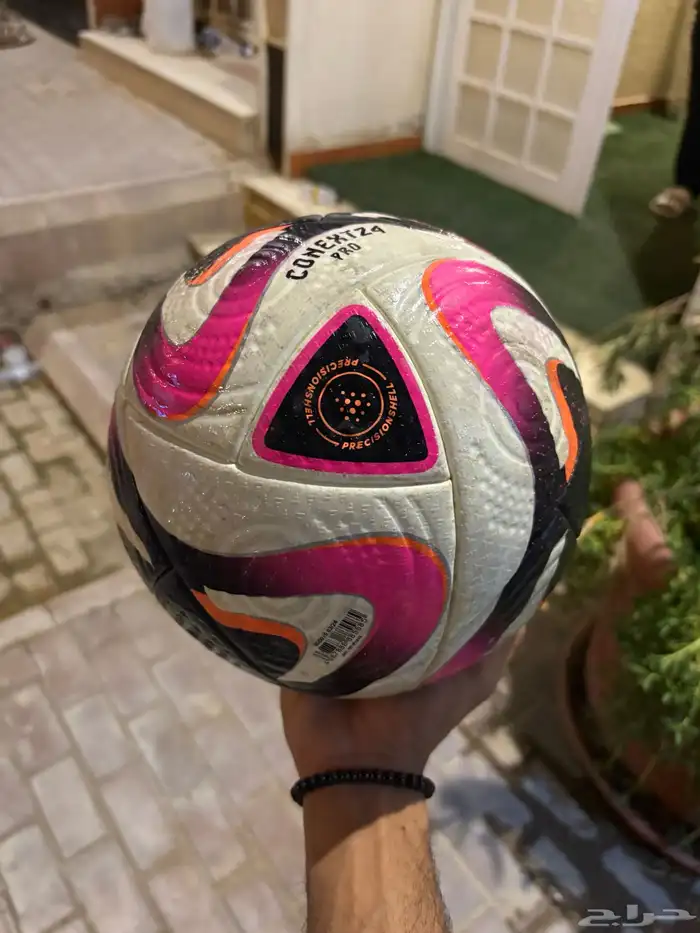 كرة قدم أصلية معتمدة من الفيفا (FIFA Quality Pro) - مقاس 5 4