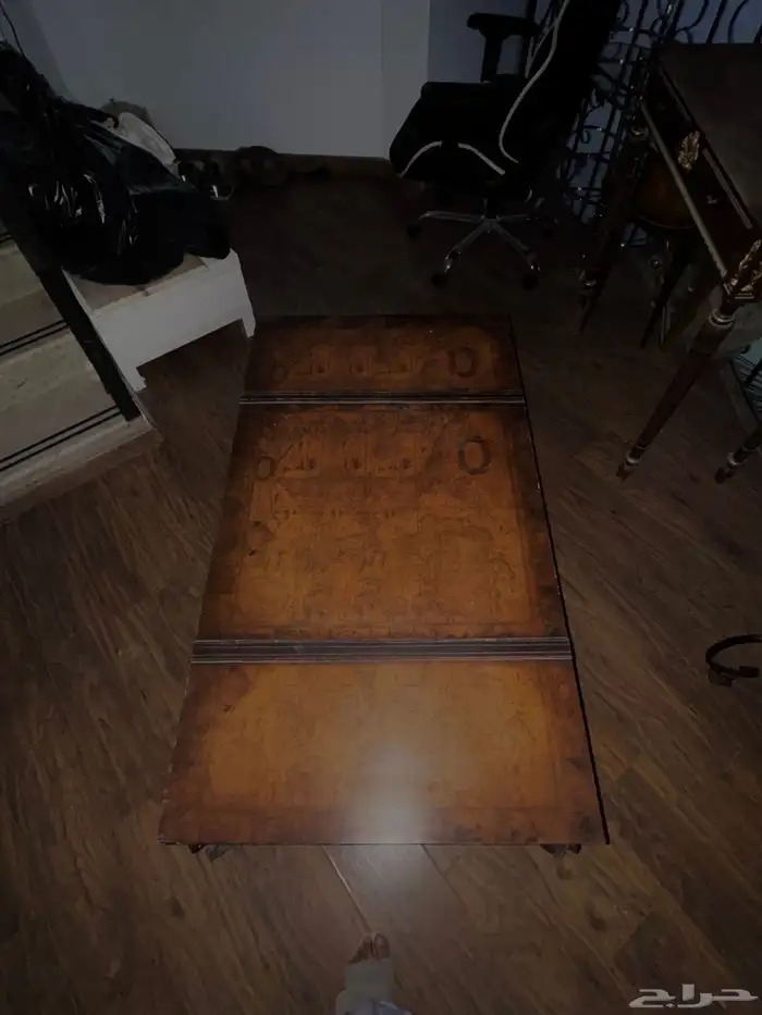 طاولتين جانبيتين  وطاولة اساسيه 10