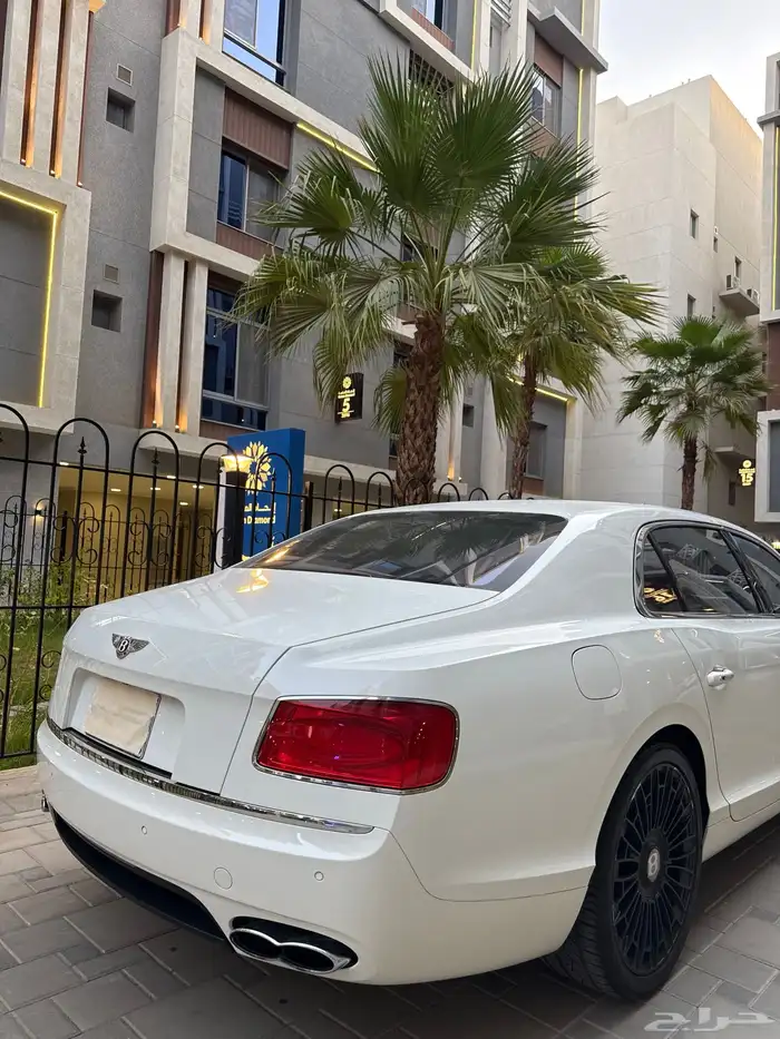 Bentley فلاينج سبير 2015 10