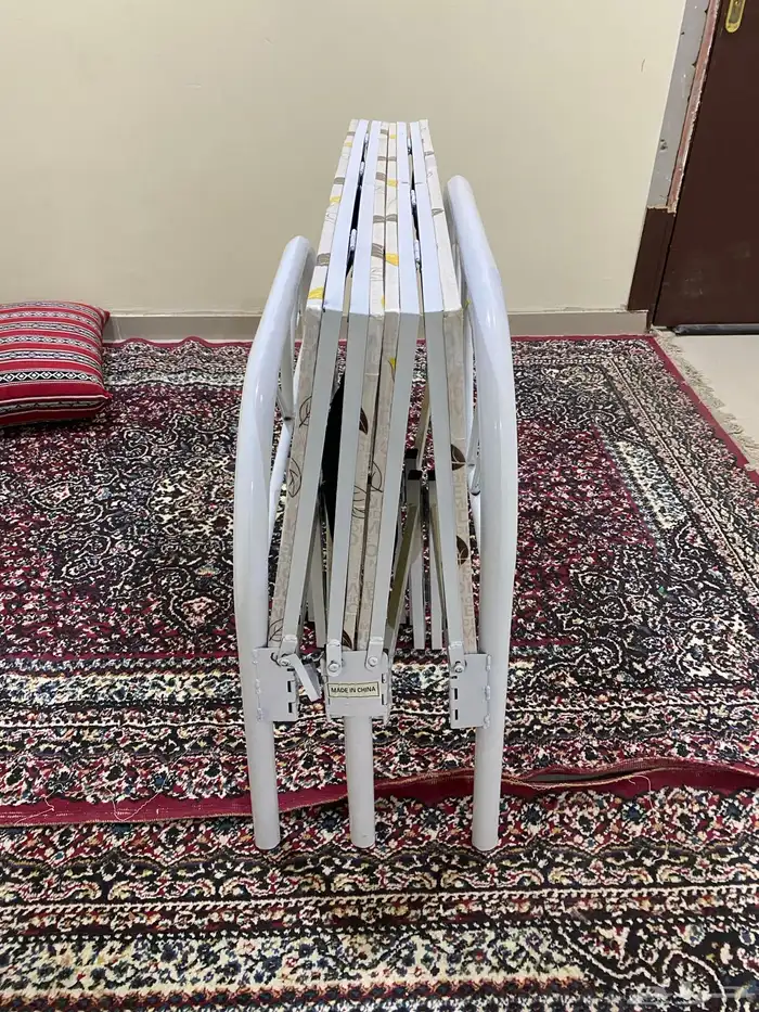سرير نفر قابل للطي مع مرتبة 1
