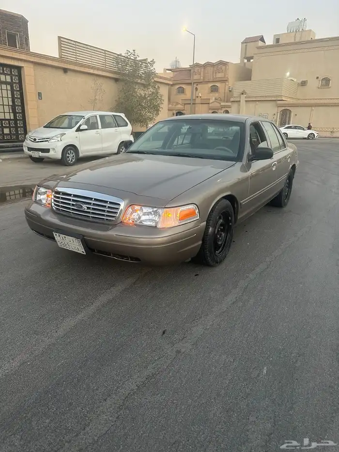 فورد فكتورياء للبيع 9