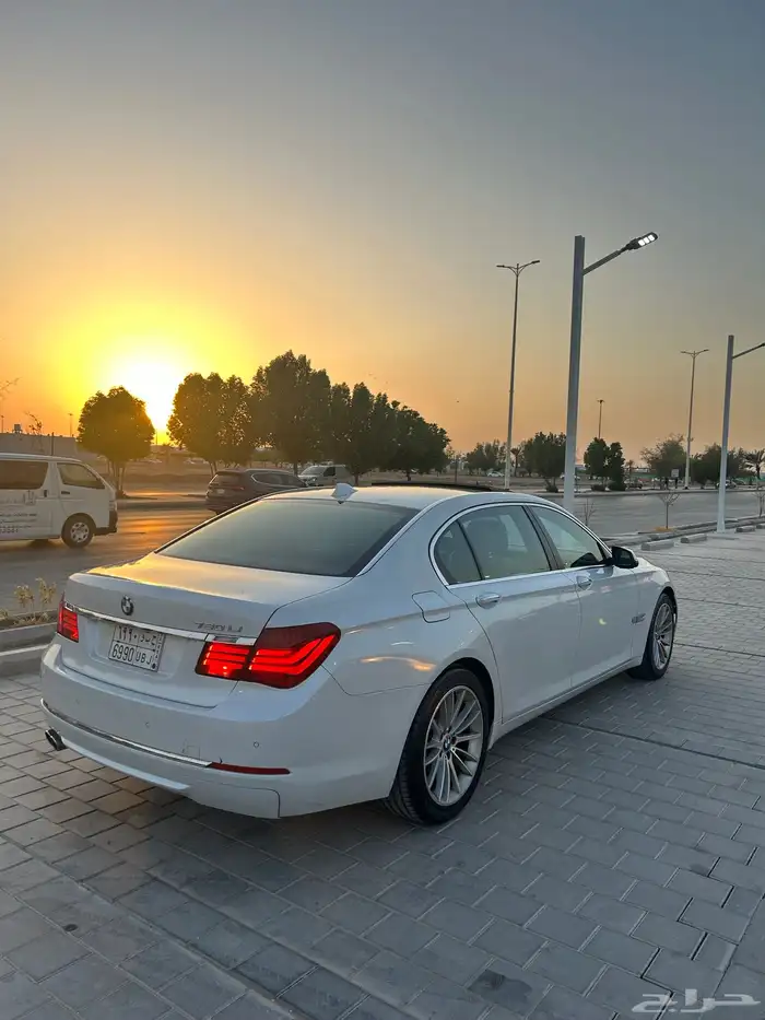 بي ام دبليو 730 9