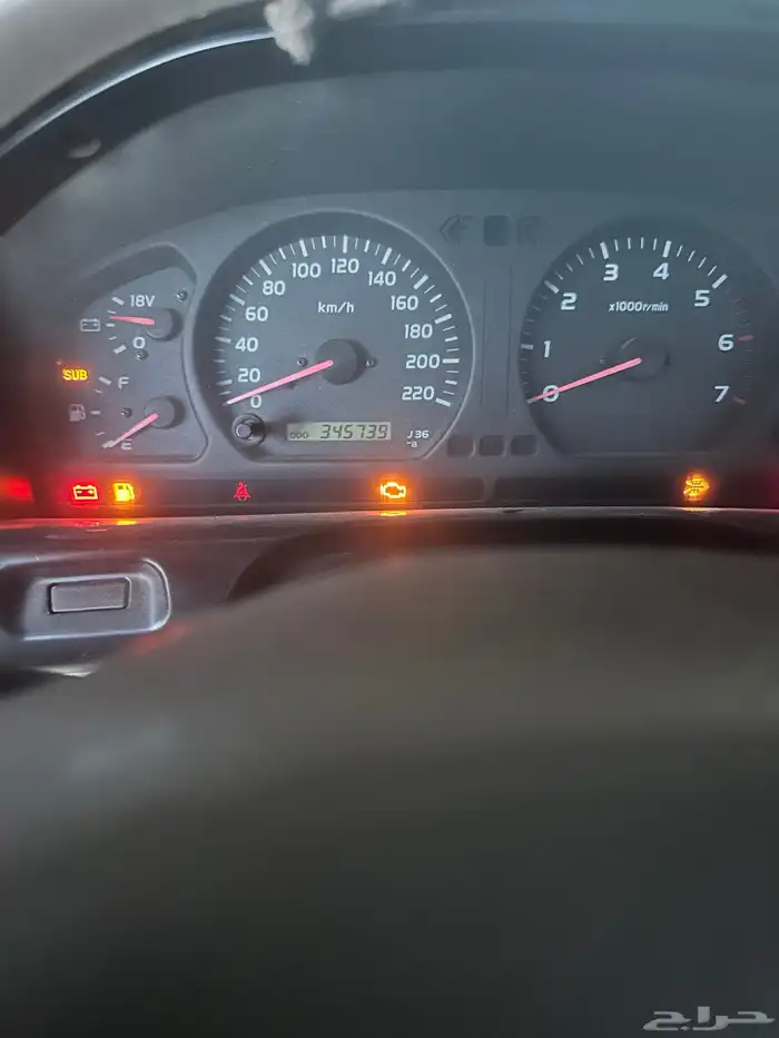 جيب تايوتا الموديل 2000 القير عادي الممشى حوالي 300 منيكه شر 8