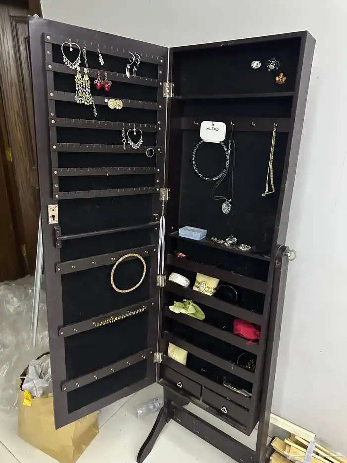 دولاب اكسسوارات 1