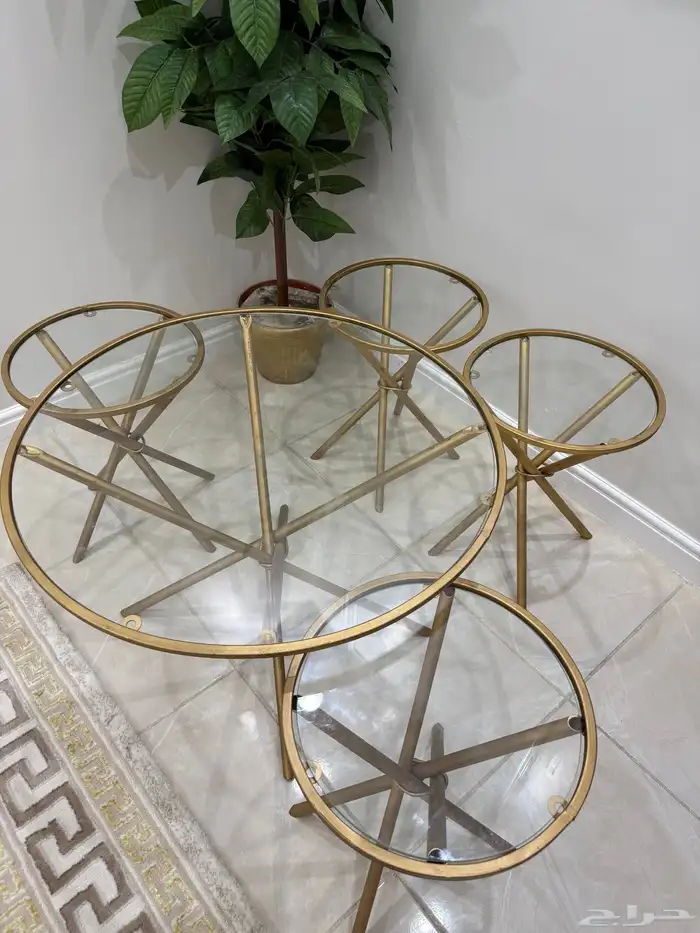 طاولات نظيفة والله مع 4 طاولات جانبية 0