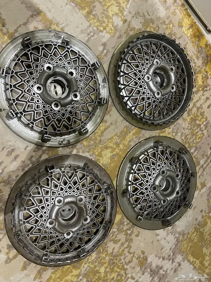 للبيع طيس كابرس77وفوق مقاس 15 0