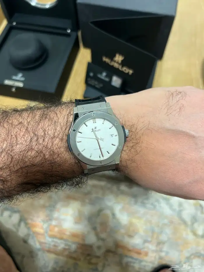 ساعة هوبلوت اصلية مع كامل الاوراق Hublot 4