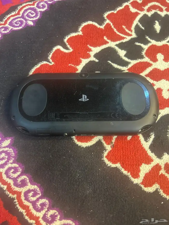 ps vita نظيف شريته زمان ومعه ذاكره حجم gb8 1