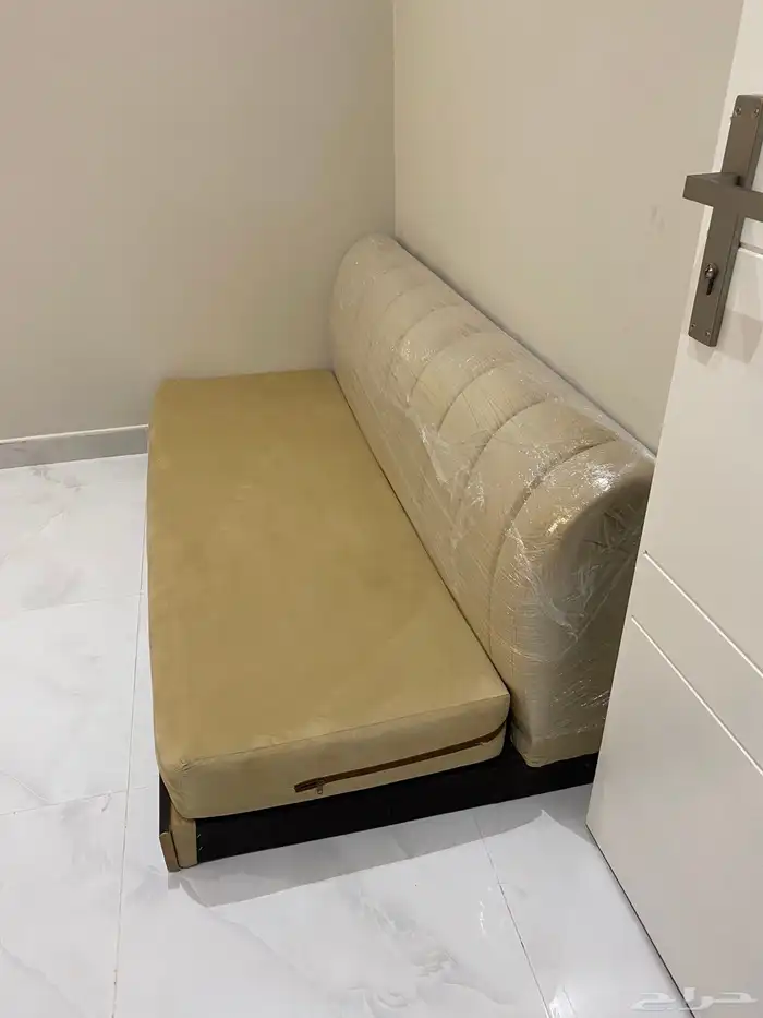 كنب تفصيل مع طاولات على اعلى سوم للبيع المستعجل بجدة 1