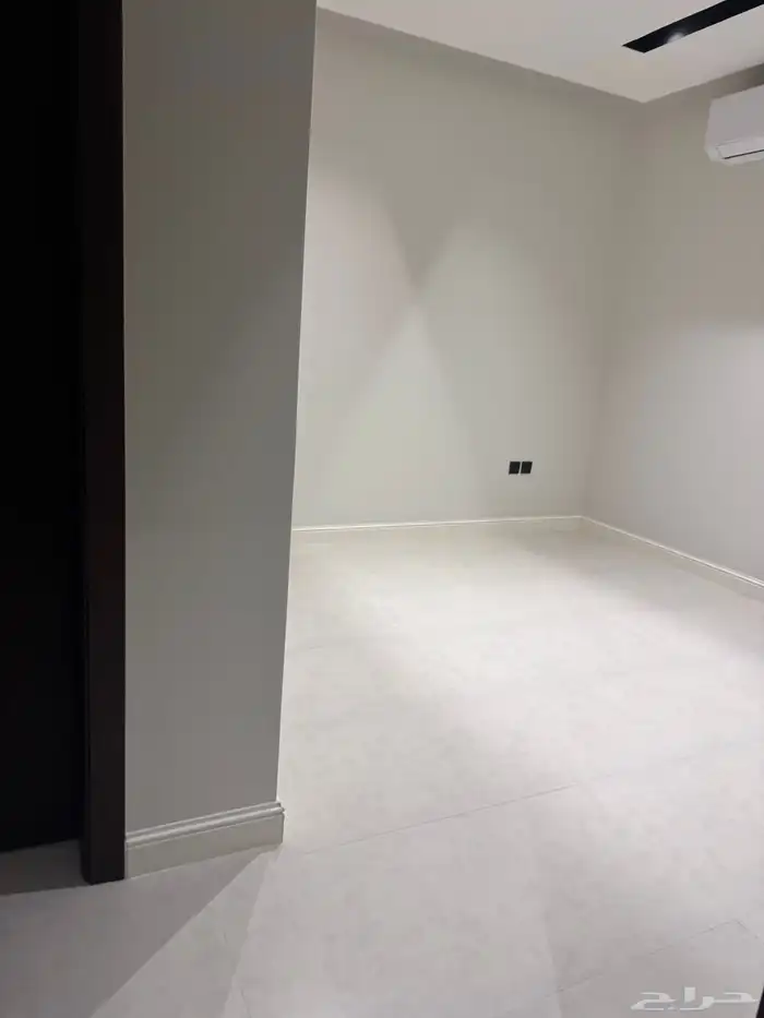 للإيجار فيلا تصميم مودرن حي النرجس جنوب طريق الملك سلمان 21