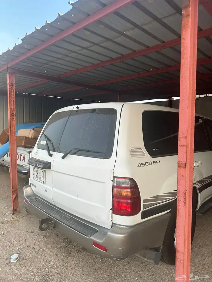 جيب تايوتا الموديل 2000 القير عادي الممشى حوالي 300 منيكه شر 0