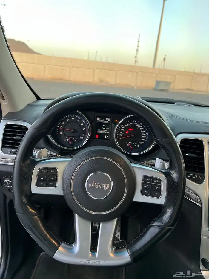 جيب شيروكي SRT 2013 28