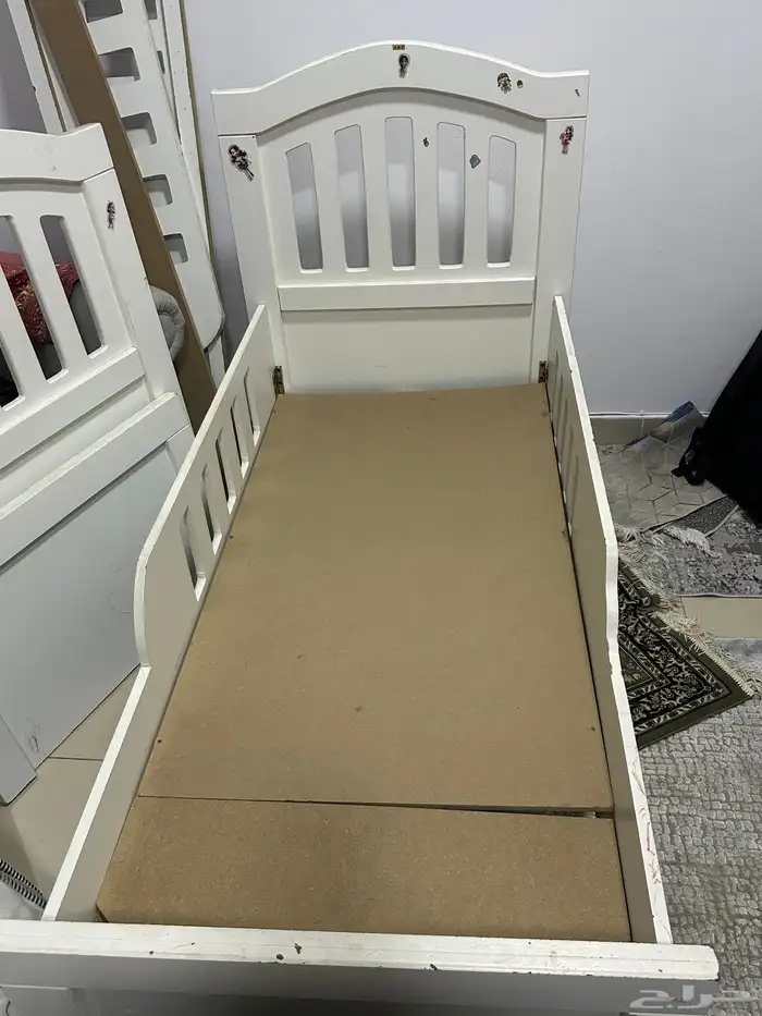 سرير اطفال للبيع 1
