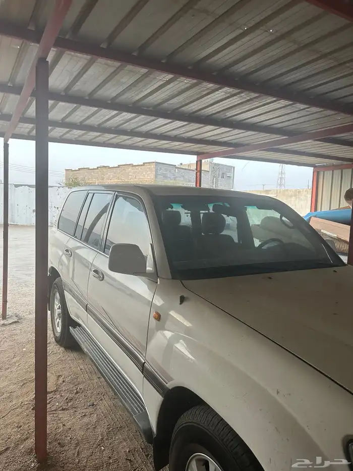 جيب تايوتا الموديل 2000 القير عادي الممشى حوالي 300 منيكه شر 1