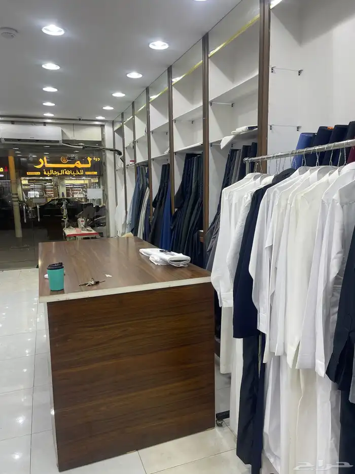 محل لتقبيل او البيع موقع المحل وسط السوق( أبوعريش) 2