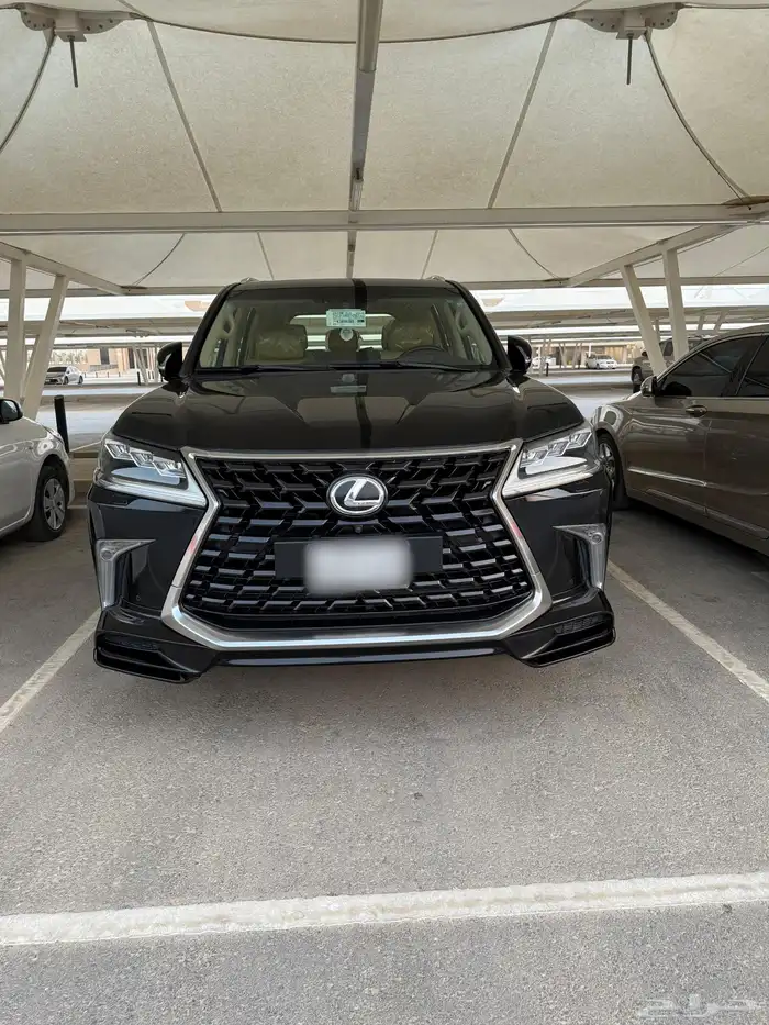 لكزس LX570 موديل 2021 اسود 0