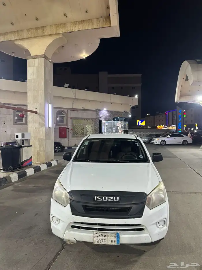 ايسوزو البيع بدي شرط والمكينه والقير شرط 1