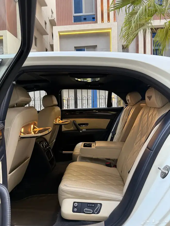 Bentley فلاينج سبير 2015 19