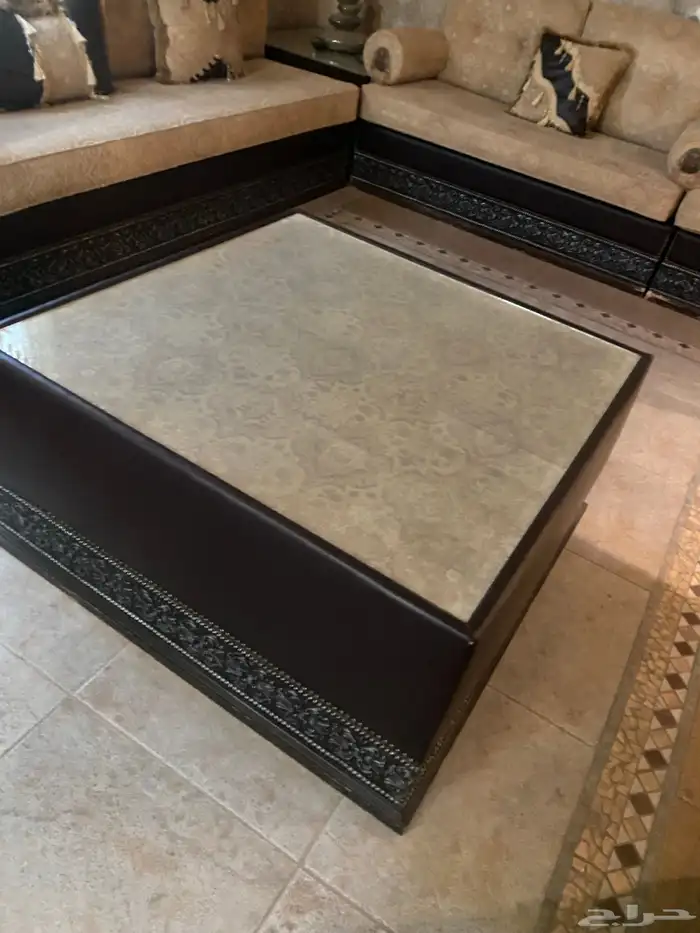 طقم كنب مرتفع   طقم كنب منخفض   طاولات  لوحات   ابجورات 9
