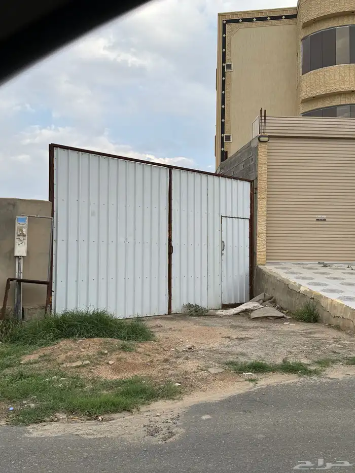 مزرعة للايجار بجميع مرافقها 0