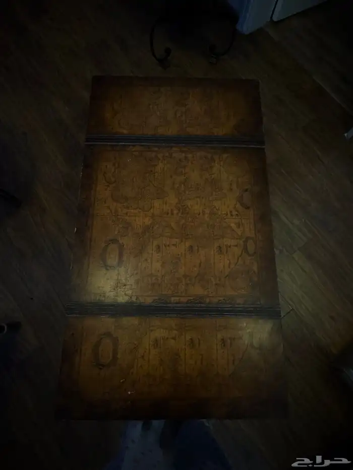 طاولتين جانبيتين  وطاولة اساسيه 11