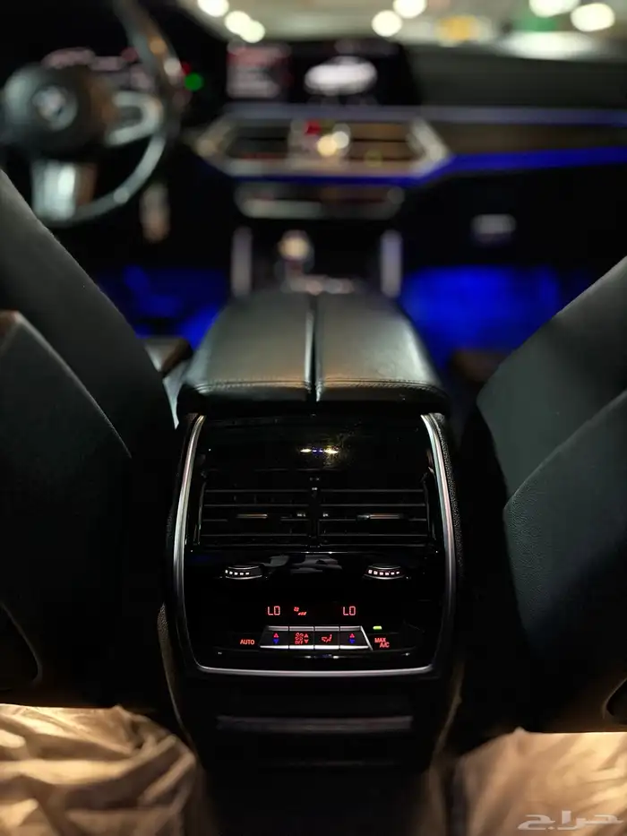 بي ام دبليو X6 M50i موديل 2020 35
