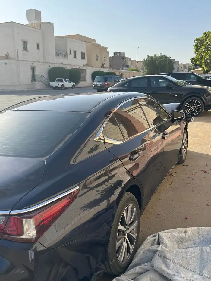 لكزس ES250 مويل 2021 ستاندر AA اللون كحلي ممشى 137 الف 12