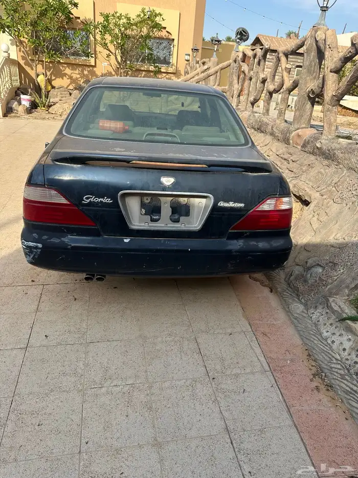 نيسان جلوريا 3