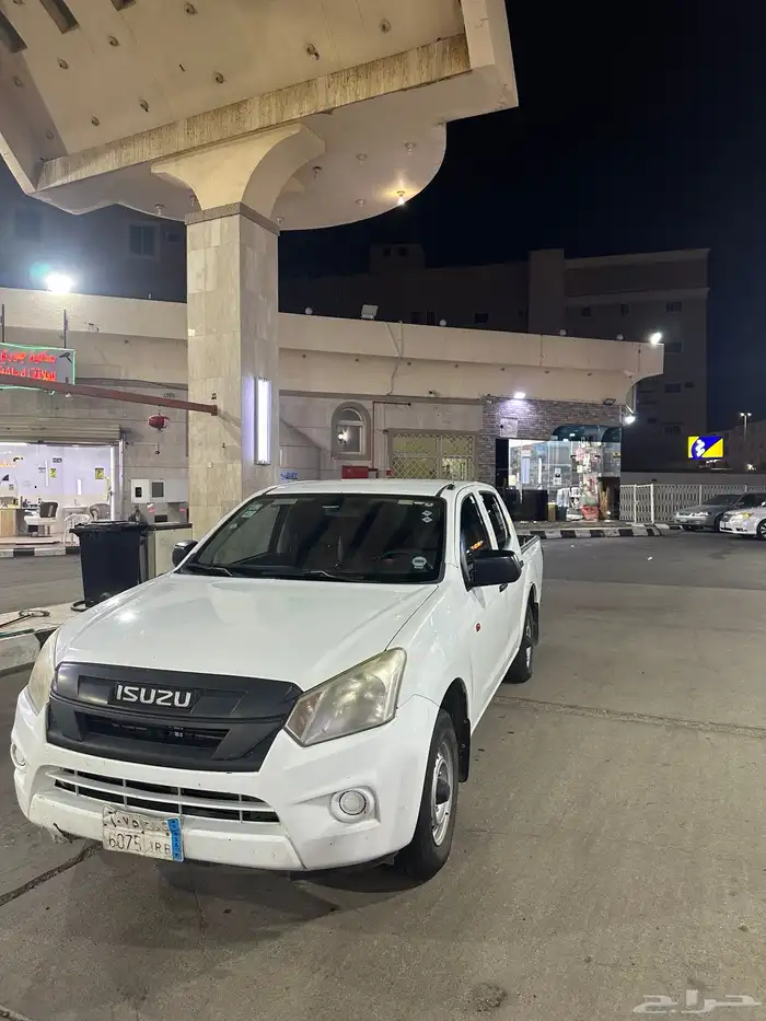 ايسوزو البيع بدي شرط والمكينه والقير شرط 0
