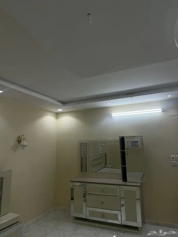 غرفة نوم استعمال 5 سنوات نظيف 2