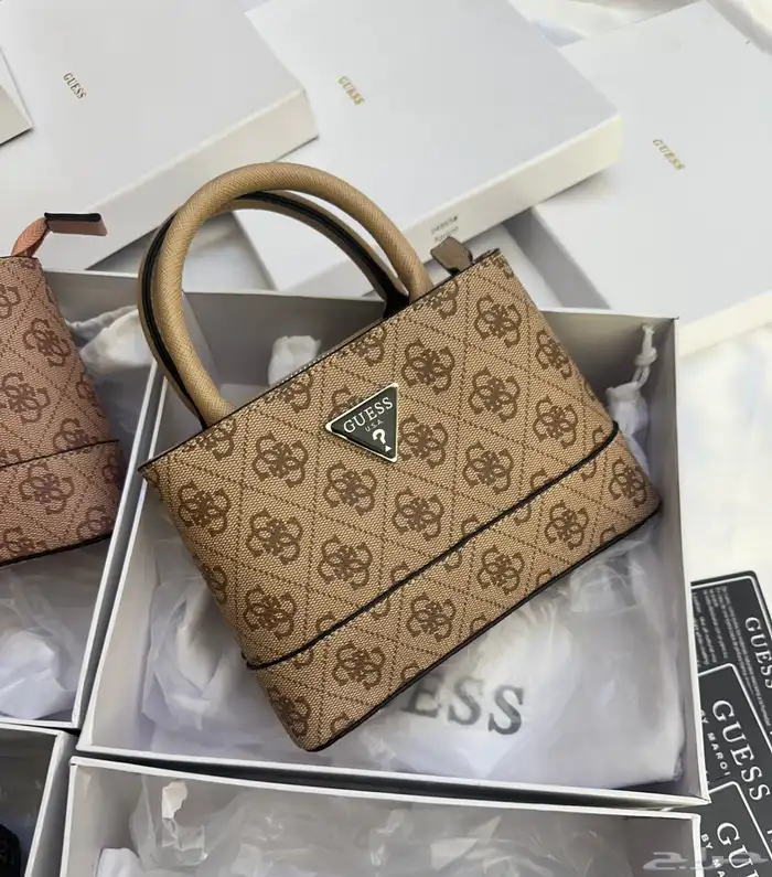 شنط ماستر طبق الاصل بارخص الاسعار 35