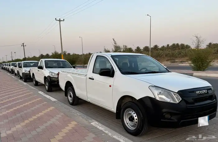 للبيع مجموعة سيارات ايسوزو موديل 2019 0
