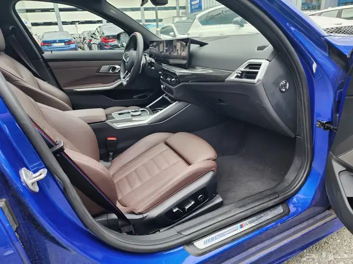 بي ام دبليو M340i-2025 9
