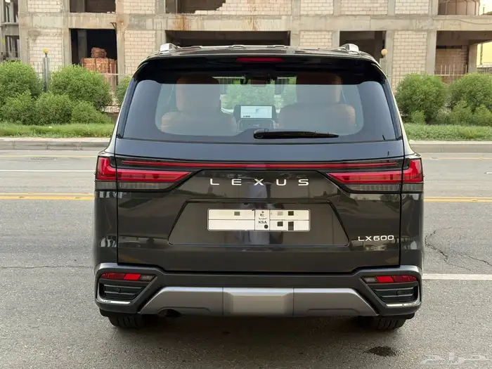 جيب لكزس LX600 2022 VIP - سعودي ضمان وصيانه مجانيه 5