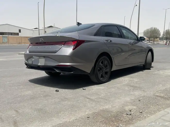 هيونداي النترا 2023 رصاصي 3