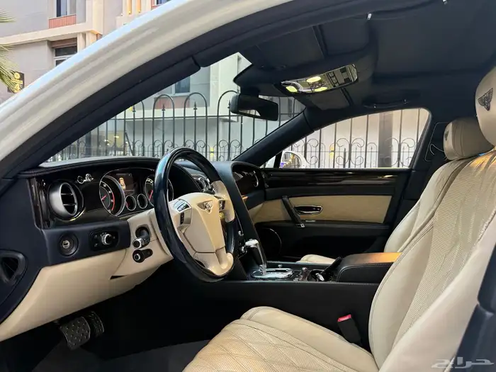 Bentley فلاينج سبير 2015 16