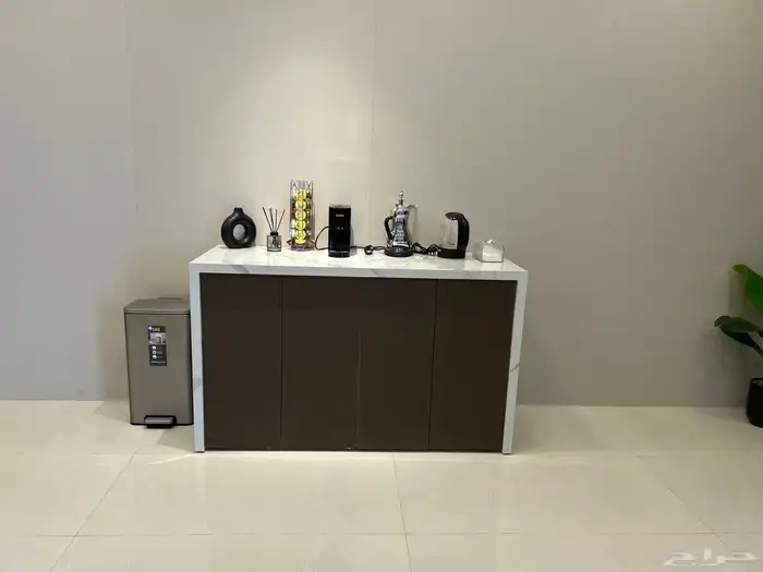 مكاتب للايجار في برج فاخر 6