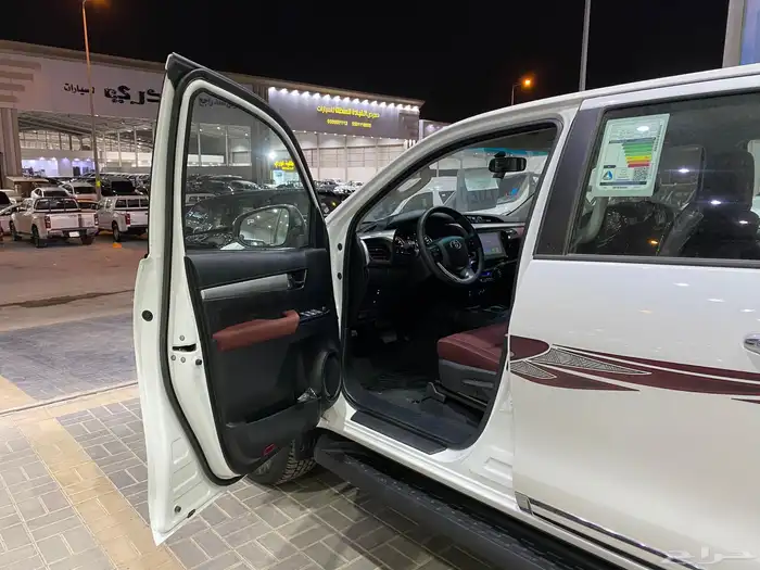 تويوتا هايلوكس 2025 سعودي بنزين لوحات 13