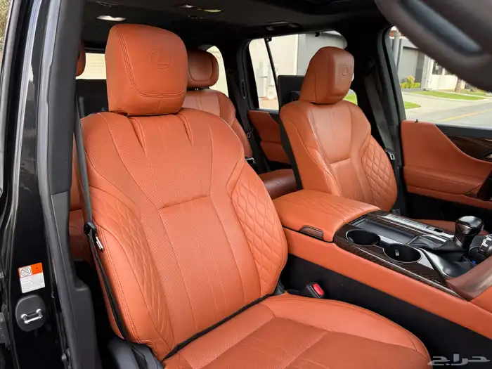 جيب لكزس LX600 2022 VIP - سعودي ضمان وصيانه مجانيه 28