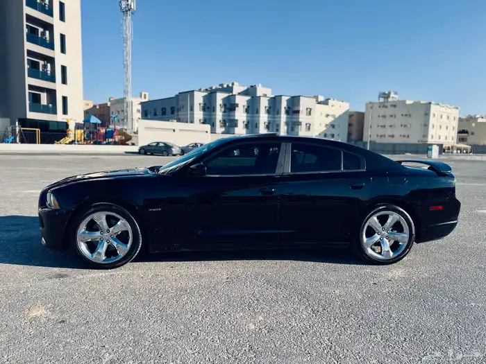 دودج تشارجر RT V8 1