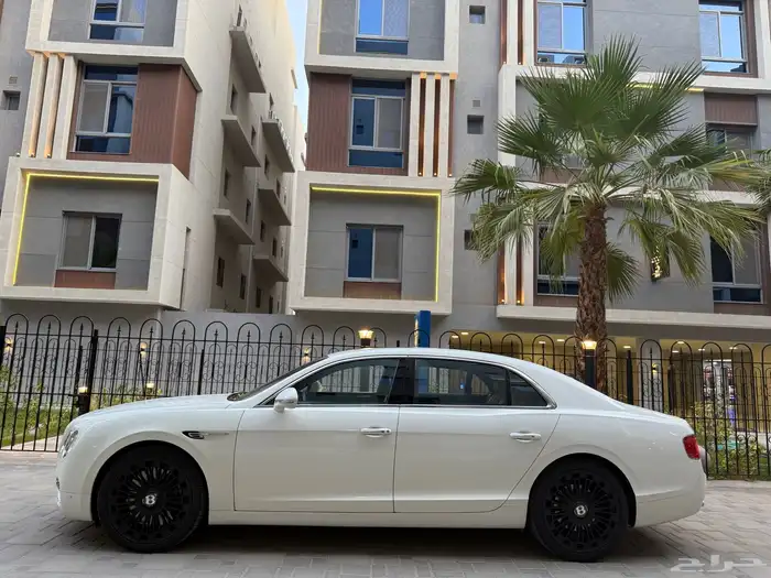 Bentley فلاينج سبير 2015 7