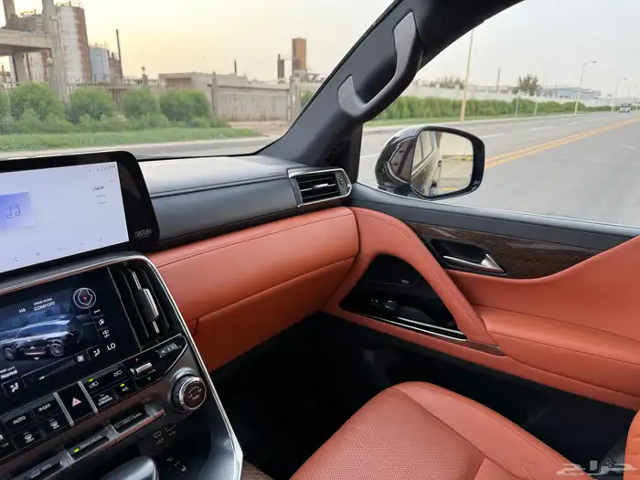 جيب لكزس LX600 2022 VIP - سعودي ضمان وصيانه مجانيه 46