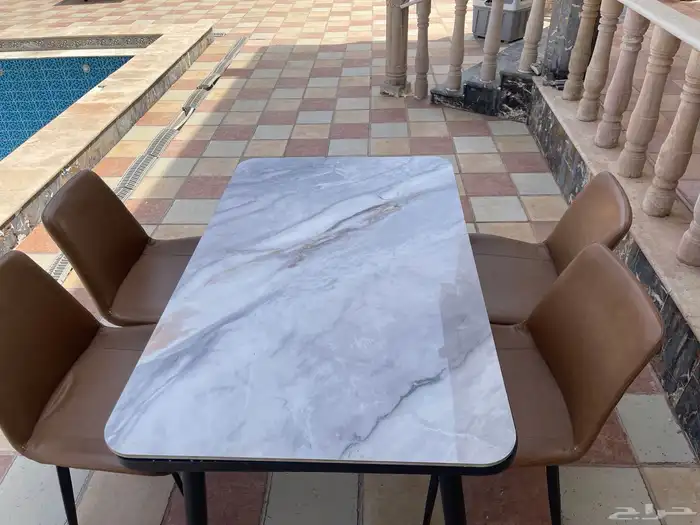 طاولات طعام 0