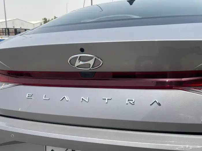 هيونداي النترا 2023 رصاصي 11