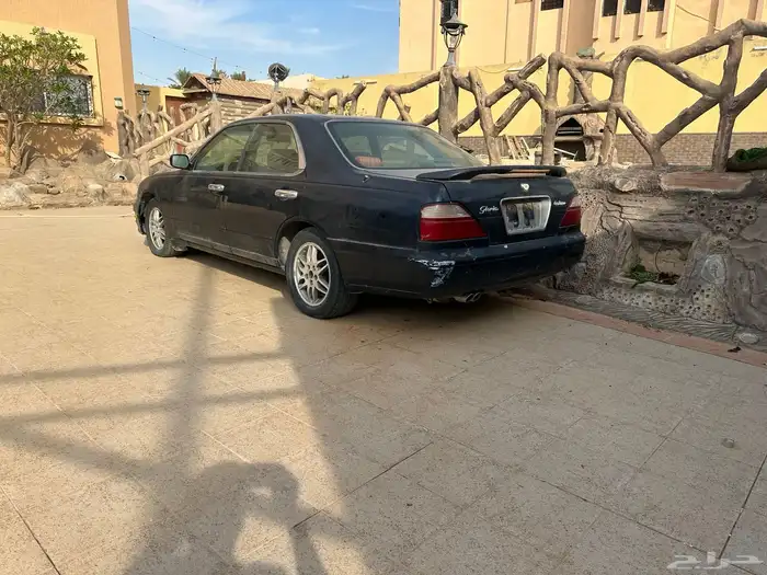 نيسان جلوريا 2