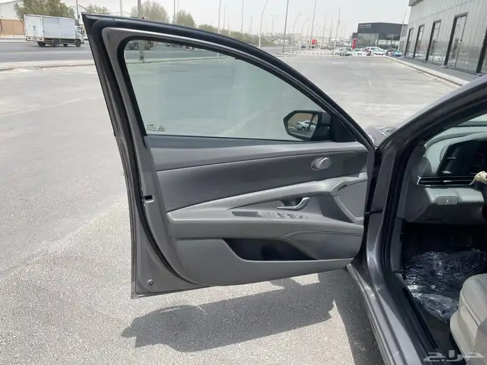 هيونداي النترا 2023 رصاصي 16